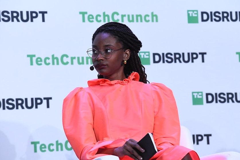 Tech Journalists Under⁢ Fire: Questions of Integrity and Responsibility Arise